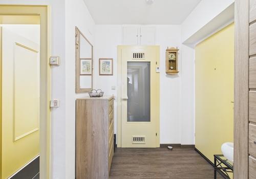 Diele mit Abstellraum/ ehemals Sauna
