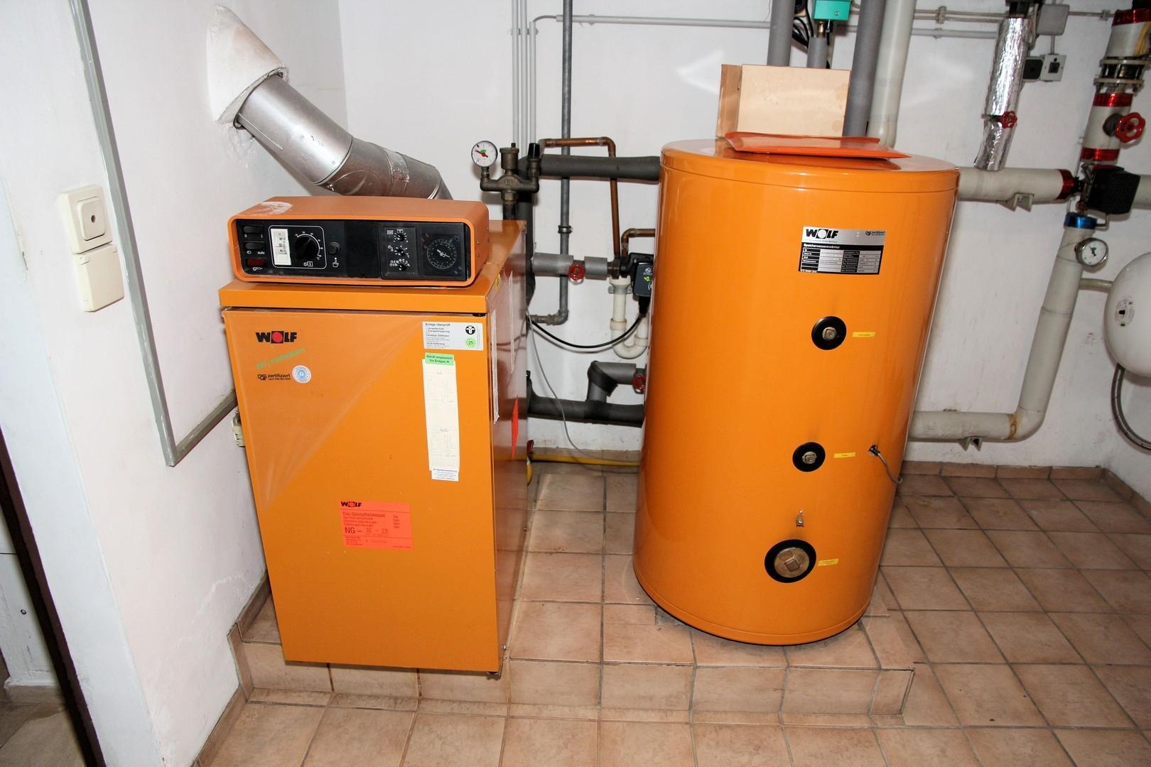 Heizung und Warmwasserspeicher