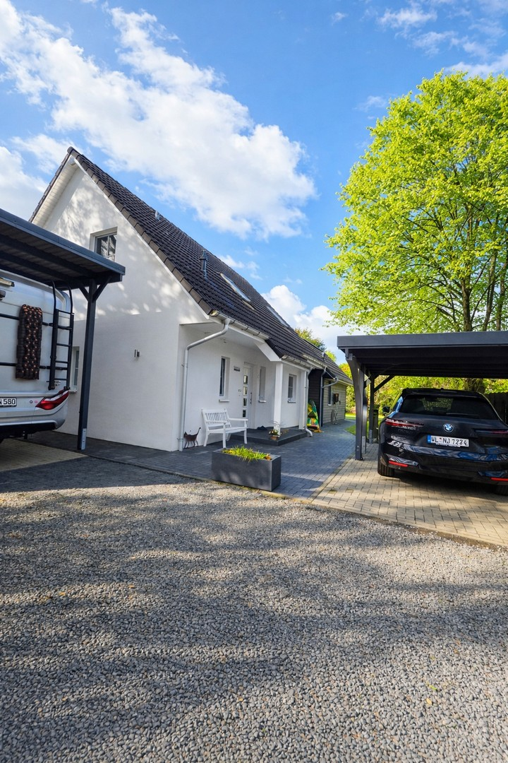 Vorplatz EFH
