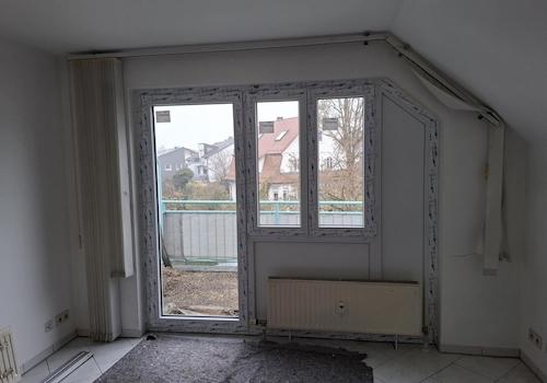 zum Balkon