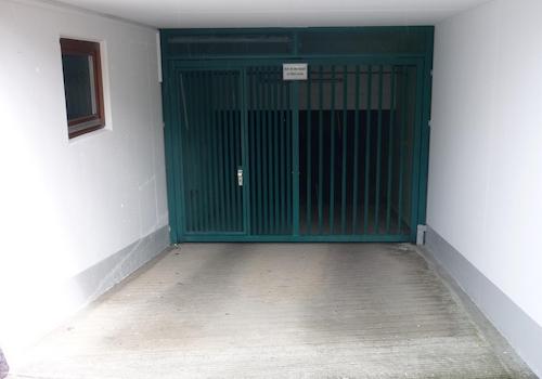 Tiefgarageneinfahrt