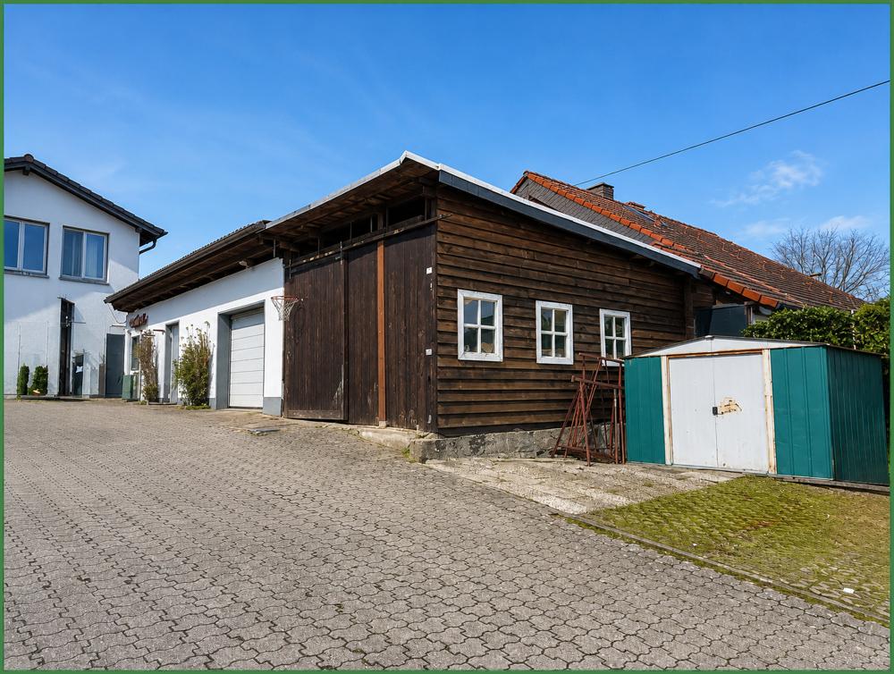 Garage - Schuppen - Vorplatz