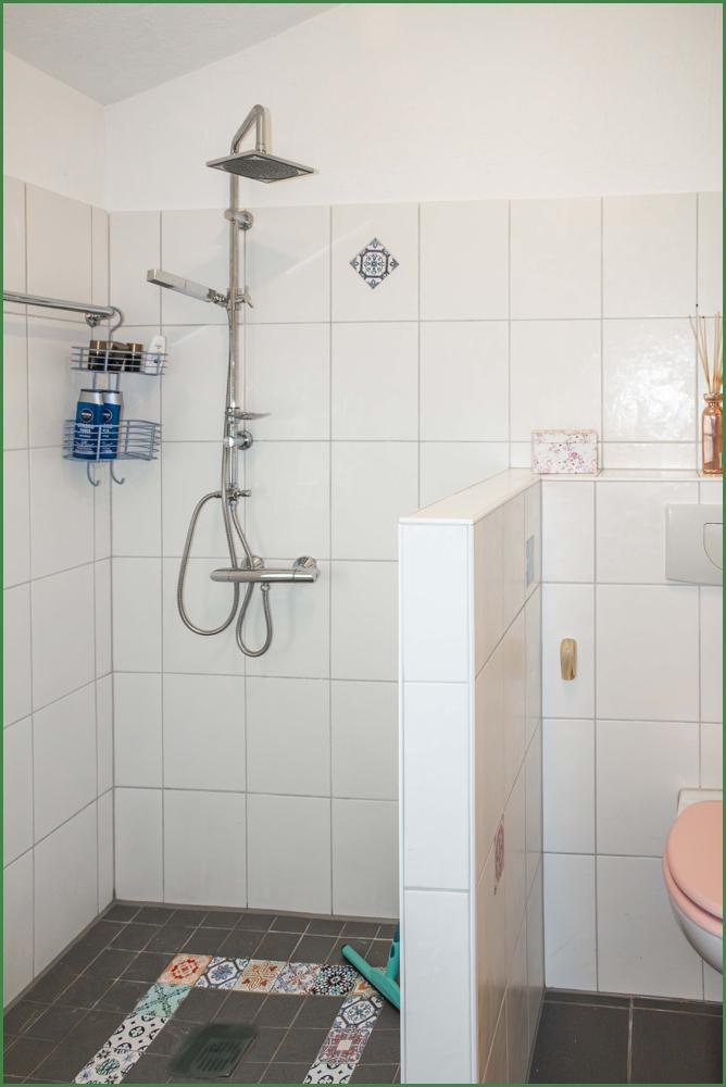 Dusche im Apartment