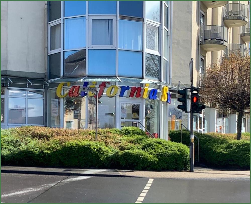 Außenansicht Mittelstraße Kreuzung