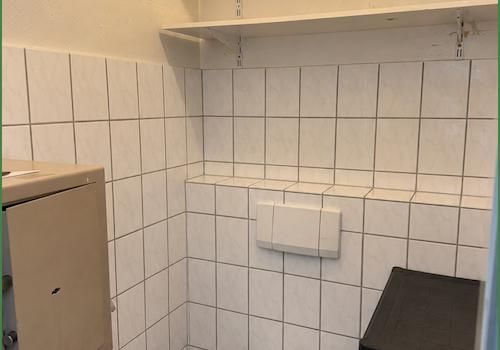 Zweites WC (Mitarbeitertoilette)