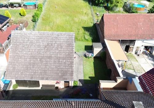Scheune und Garten