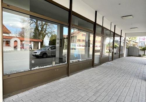 Passage vor Gewerbeeinheiten