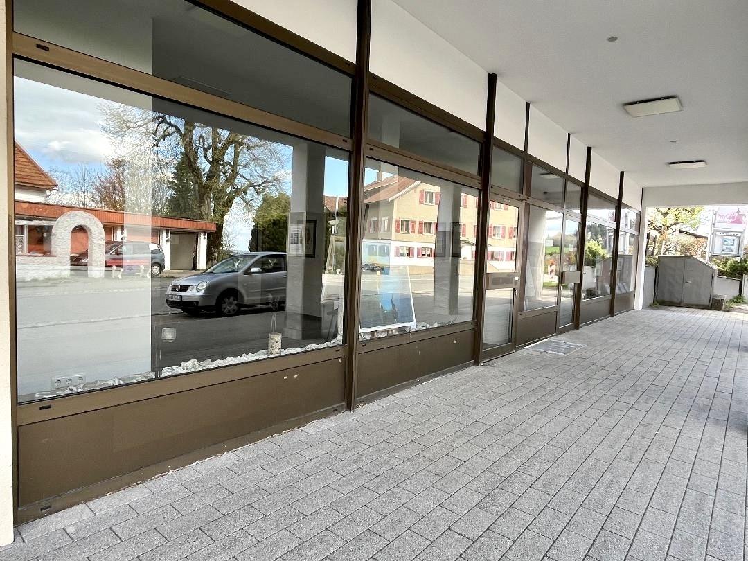 Passage vor Gewerbeeinheiten