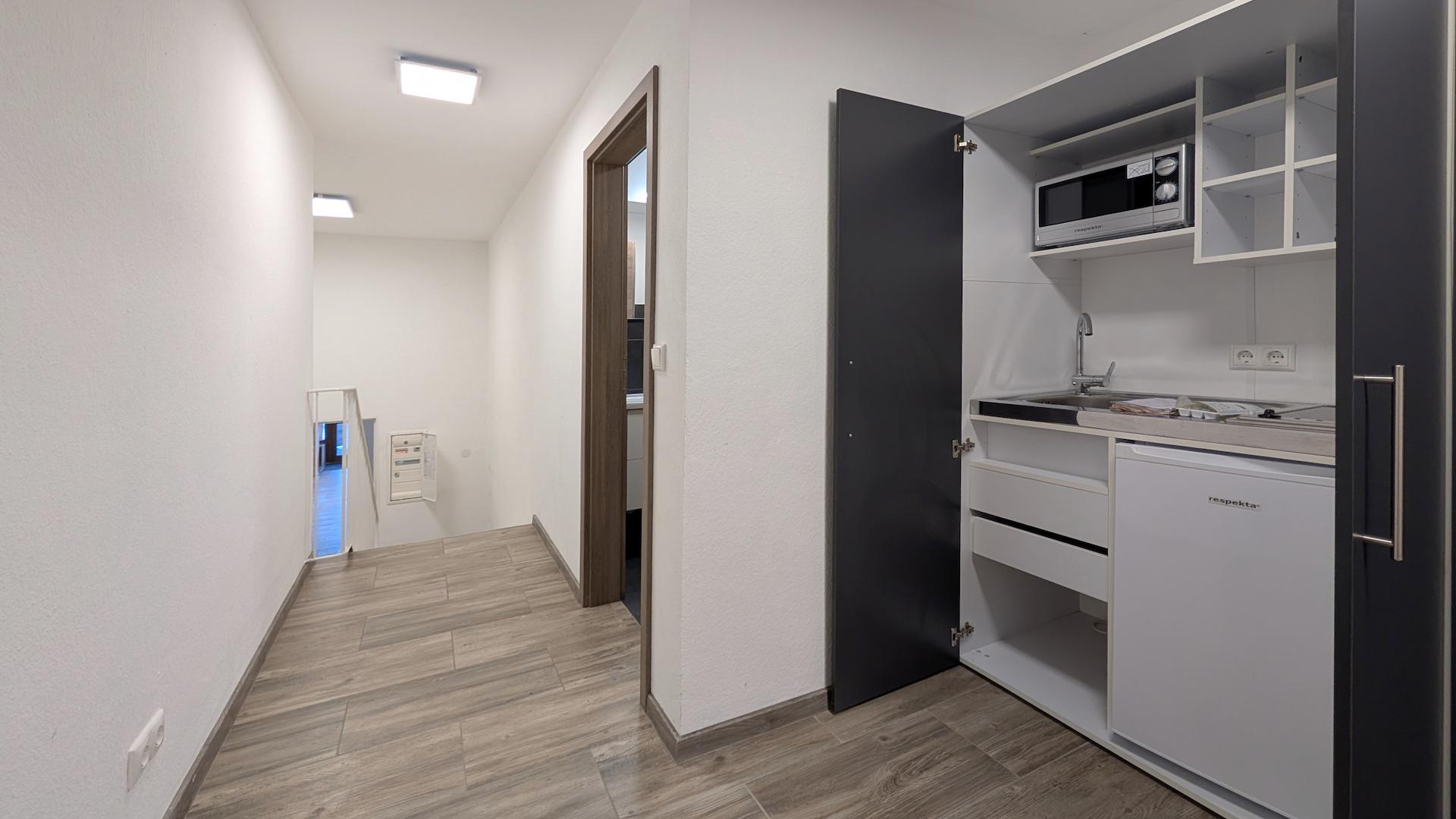 Büro / Aufenthalt / Lager oben