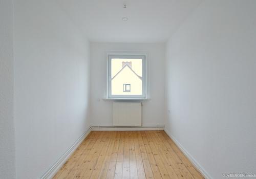 Ankleide/HomeOffice