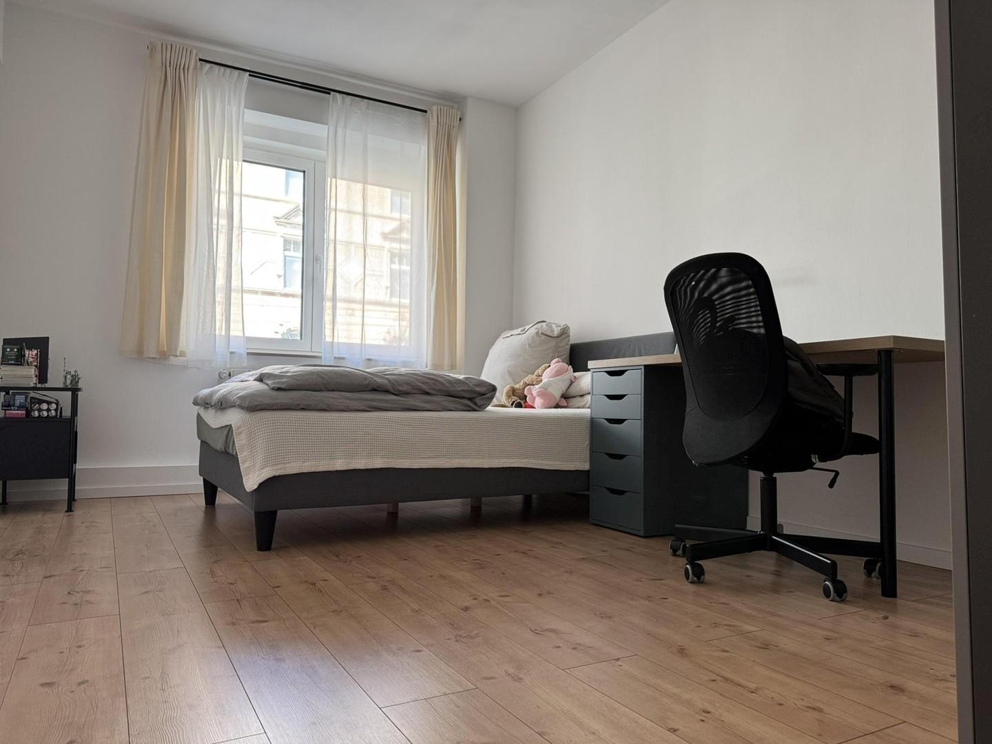 Kinder-/Gäste-/Arbeitzimmer