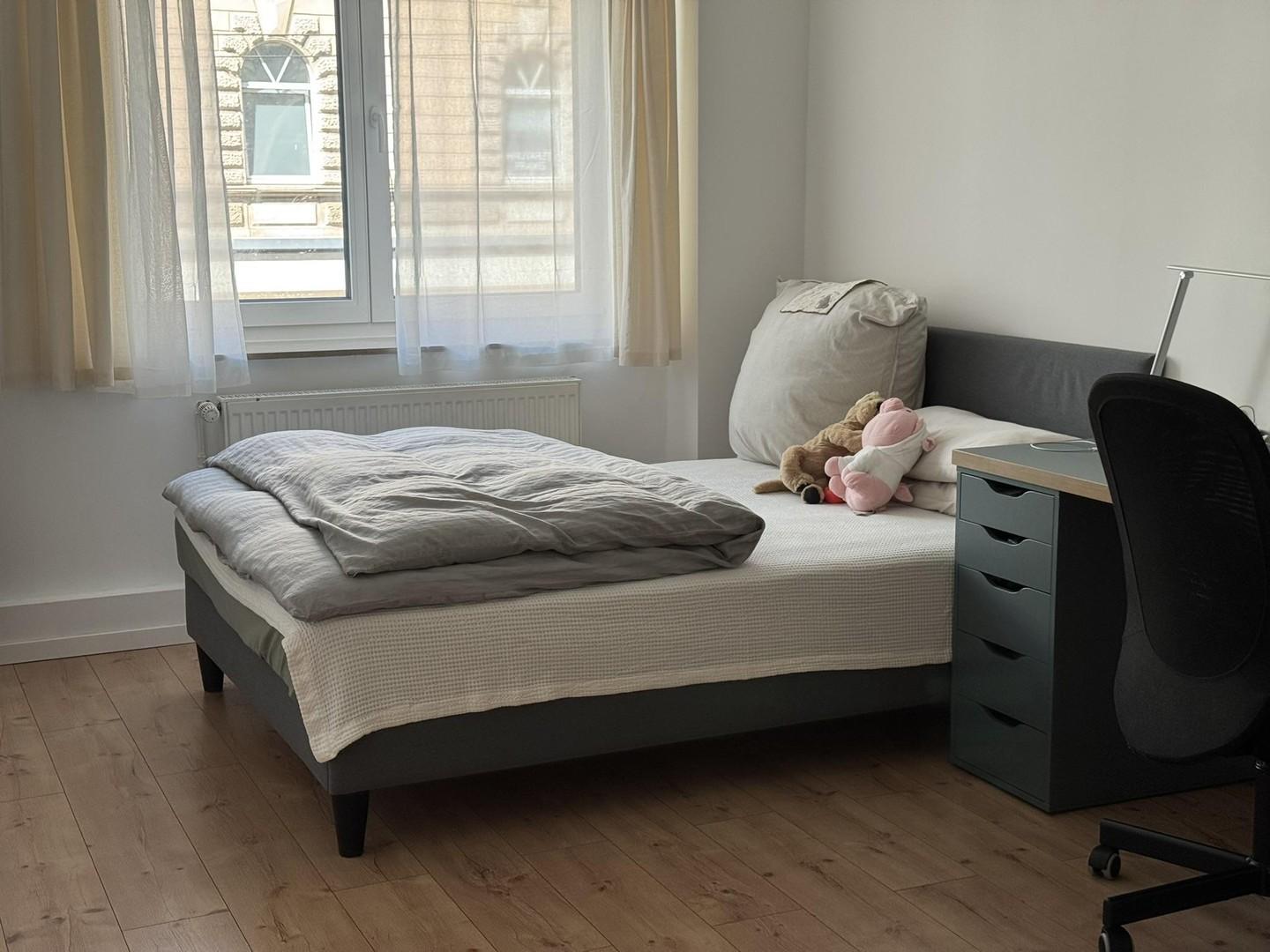 Kinder-/Gäste-/Arbeitzimmer