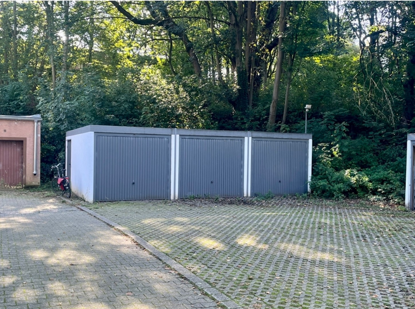 Garagen / Stellplätze