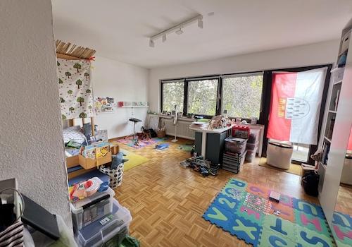 Zimmer links 1.OG