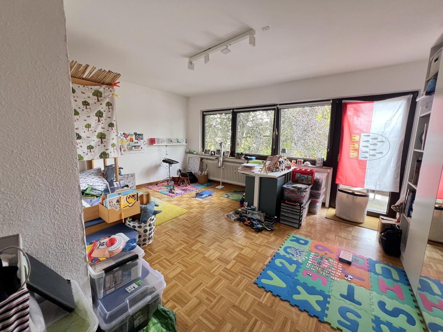 Zimmer links 1.OG