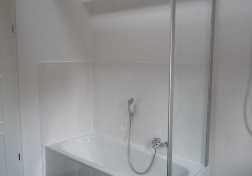 OG - Bad mit Dusche und Wanne