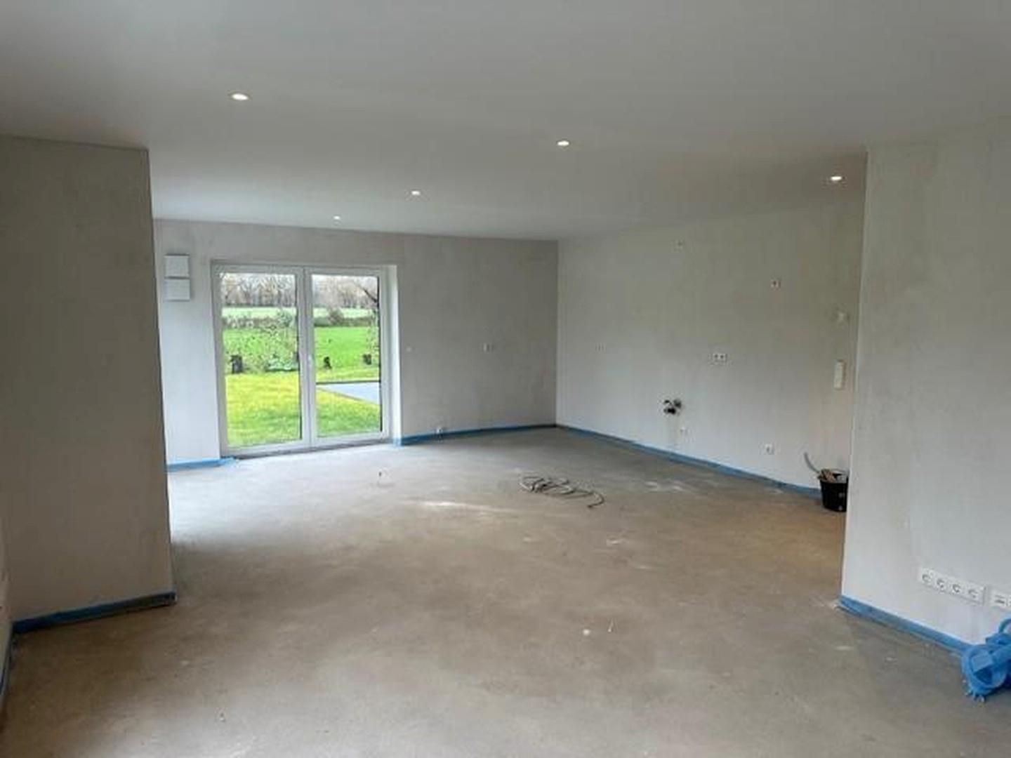 großzügiges Wohnzimmer