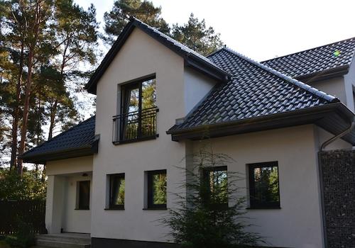 Haus links