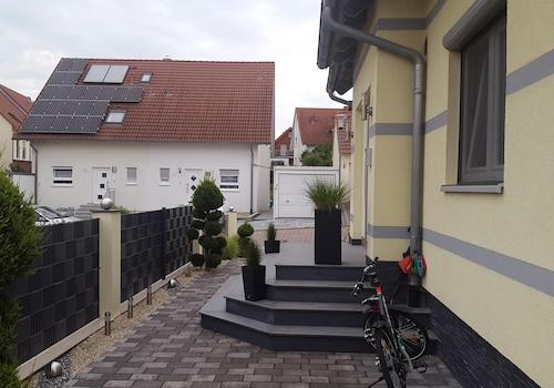 Haus/ Eingang Bereich