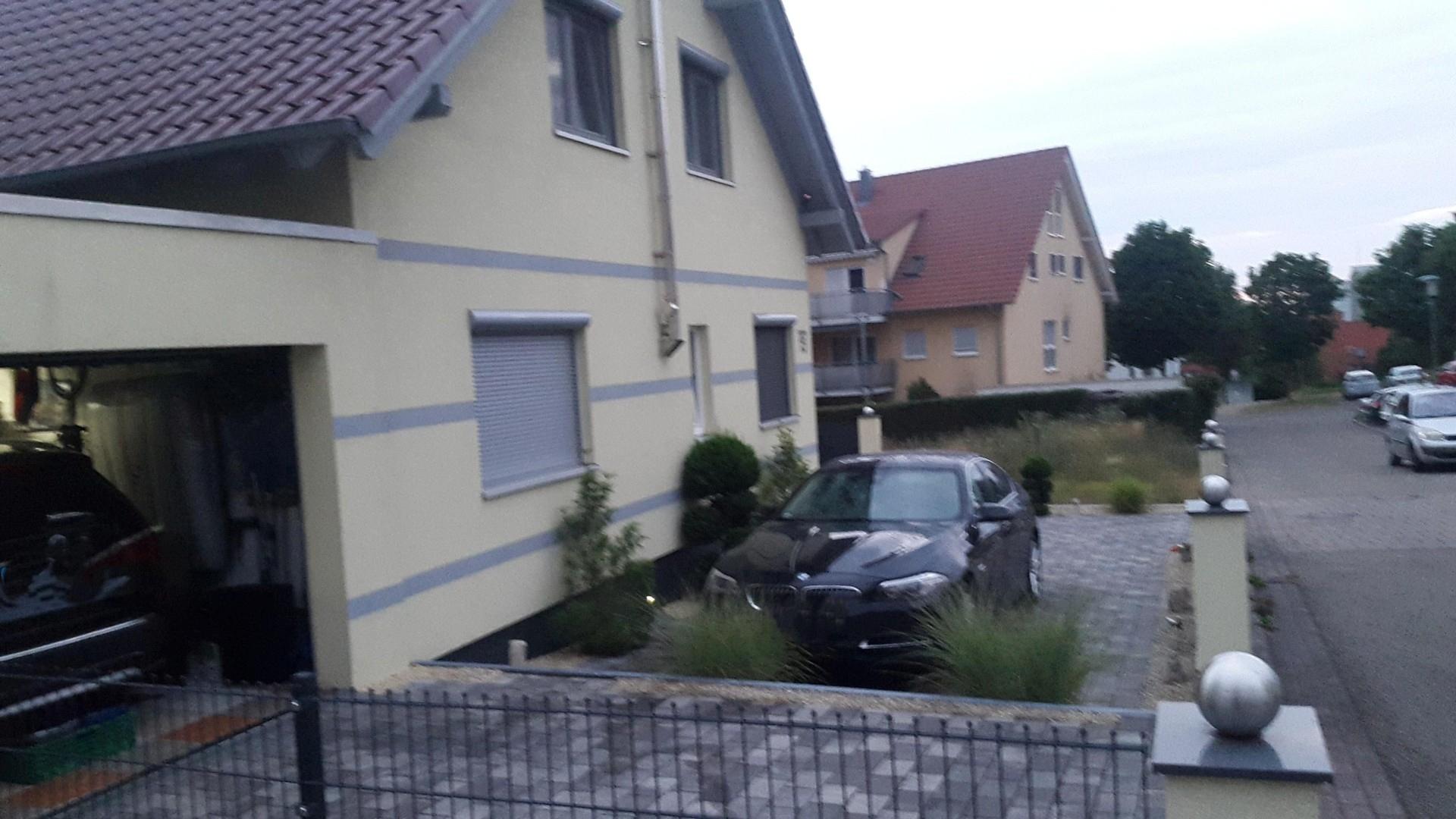 Haus/ Einfahrt Bereich