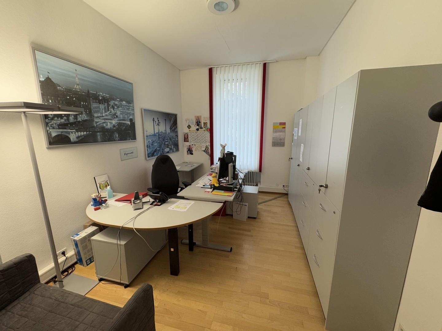 Büro 1