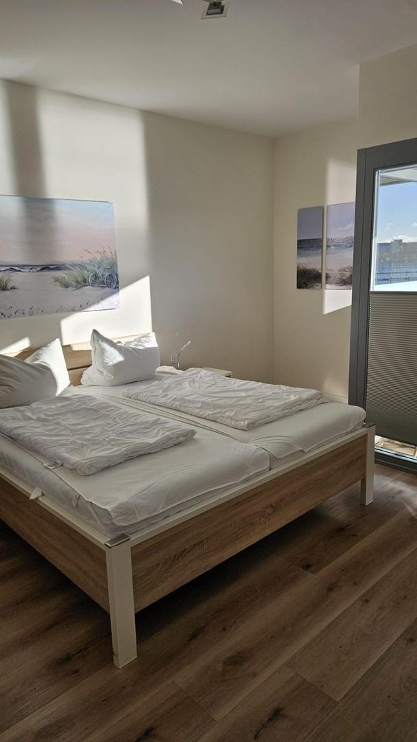 Schlafzimmer links