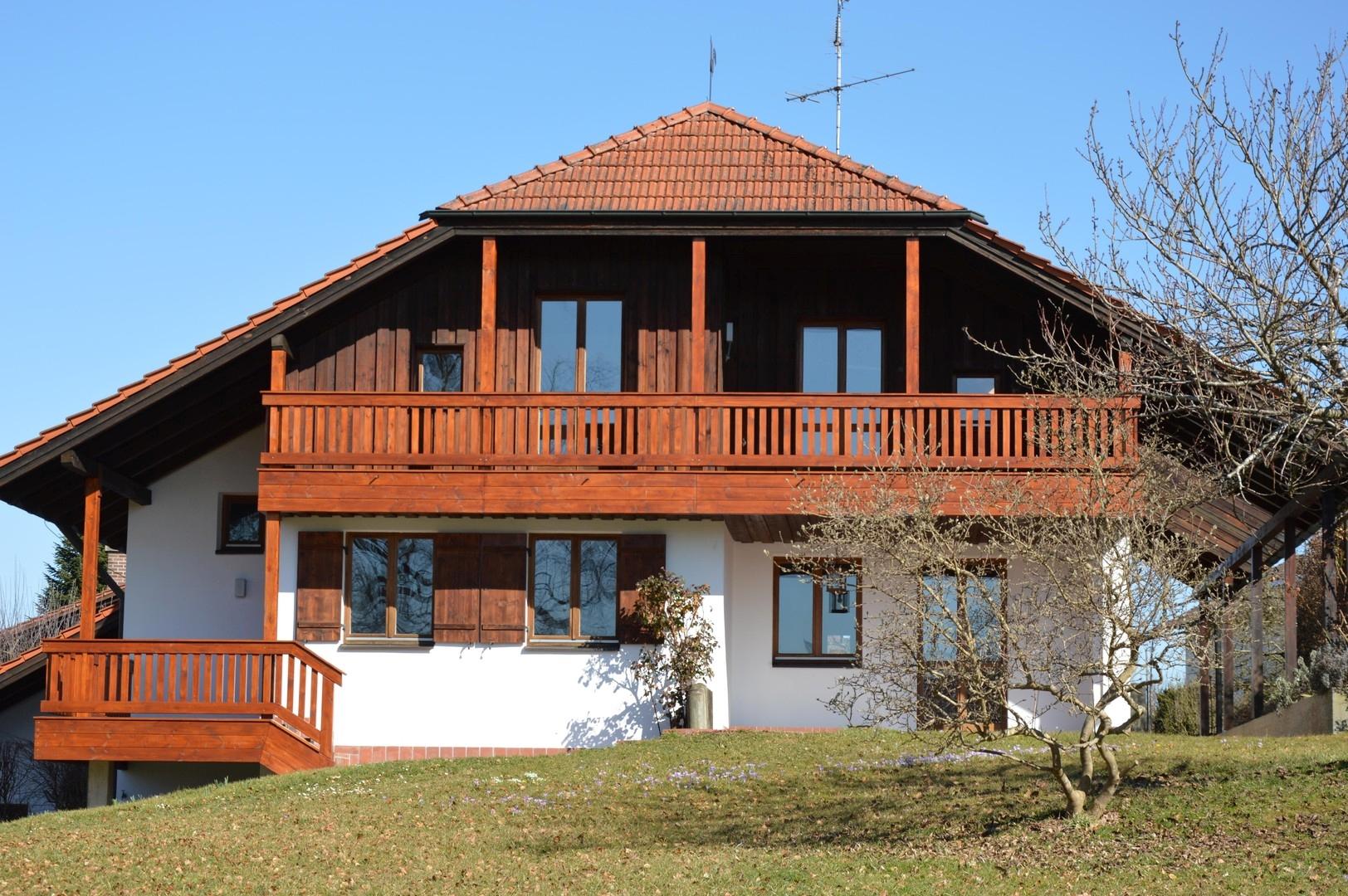 Frontansicht aus dem Garten