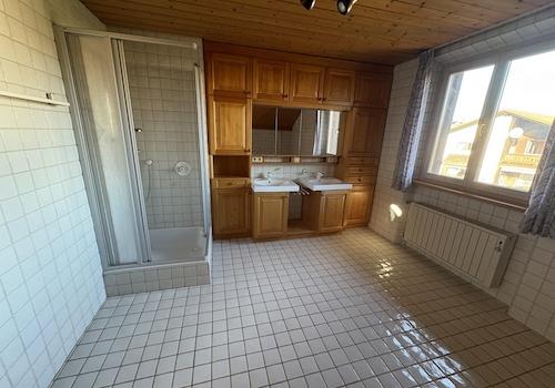 Bad zum großen Schlafzimmer