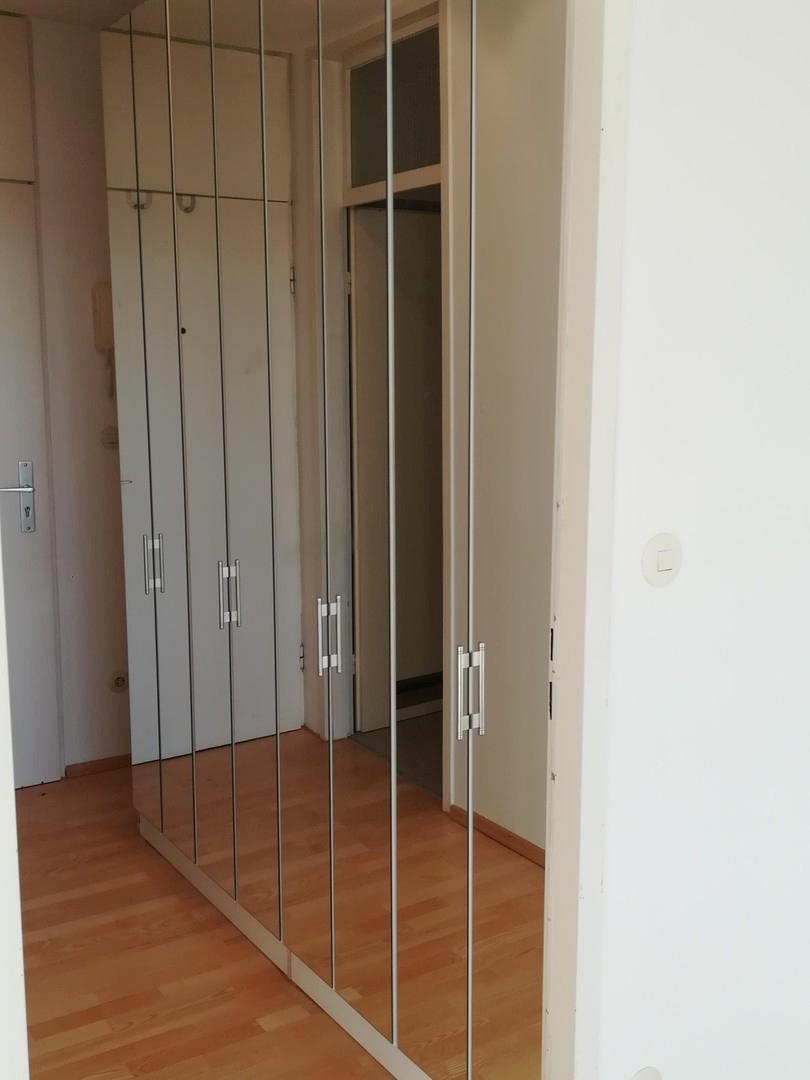 Vollverspiegelter Einbauschran