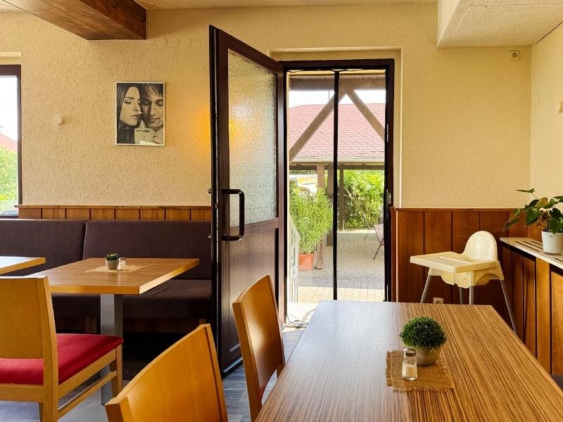 Zur Terrasse