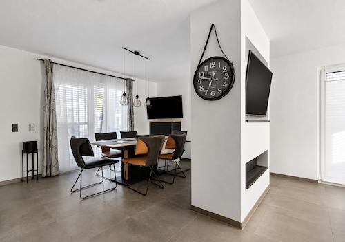 Wohnzimmer und Esszimmer