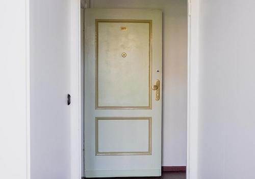 Blick aus Küche in den Flur