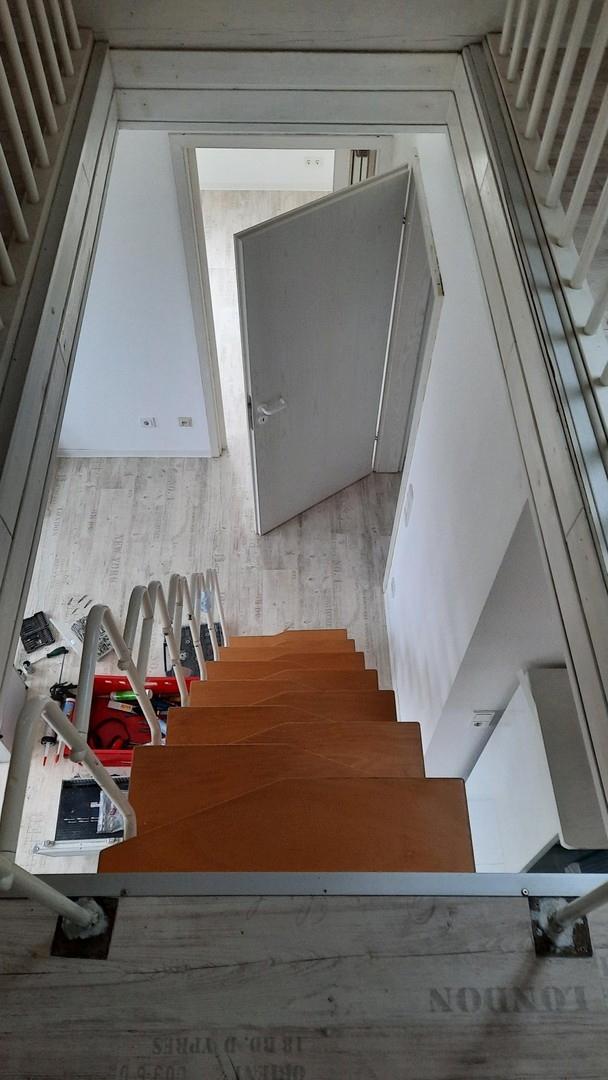Treppe vom Spitzboden