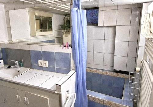 Kellerbad im Heizungsraum