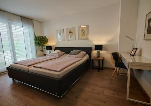 Schlafzimmer mit Ankleide