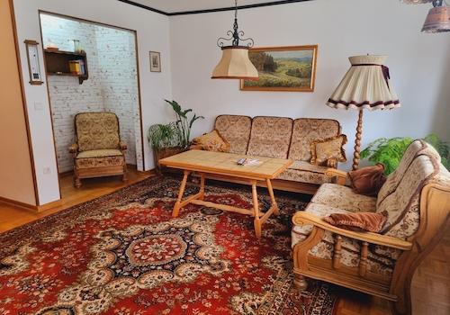 Whg. 2 - Wohnzimmer + Leseecke