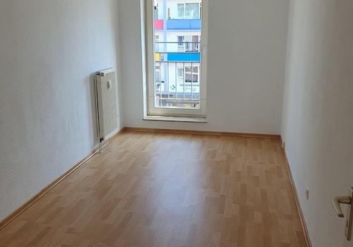Arbeitszimmer zum Fenster