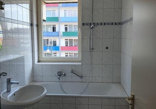 Bad zum Fenster