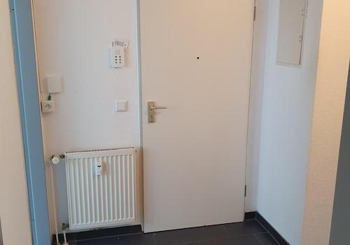 Eingangsbereich links Bad