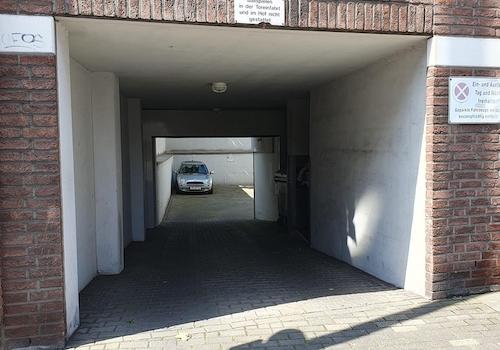 Garagenzufahrt von Straße
