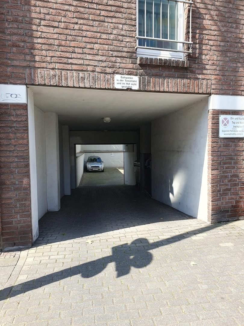 Garagenzufahrt von Straße