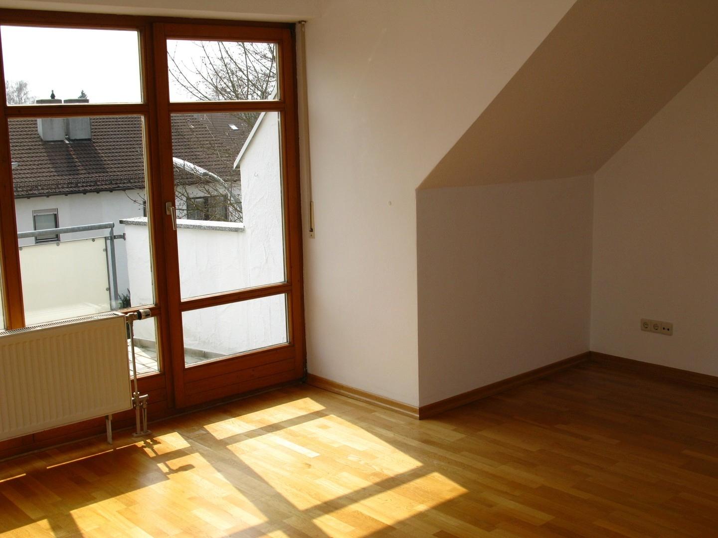 Wohnzimmer-2 u. Balkon