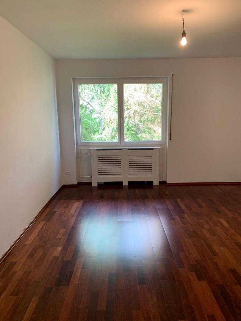 Schlafzimmer 2 Fenster