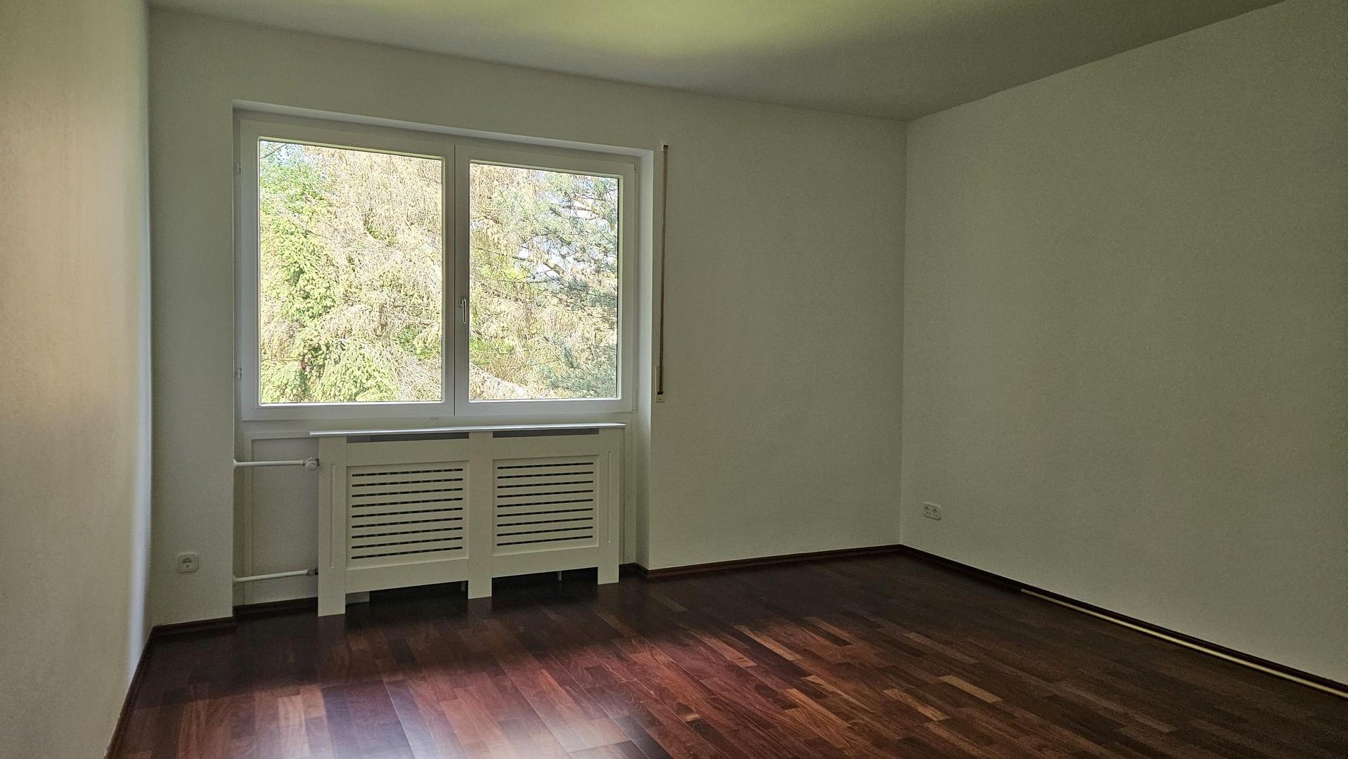 Schlafzimmer 2 Blick von Tür
