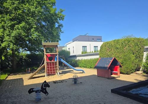 eigener Spielplatz
