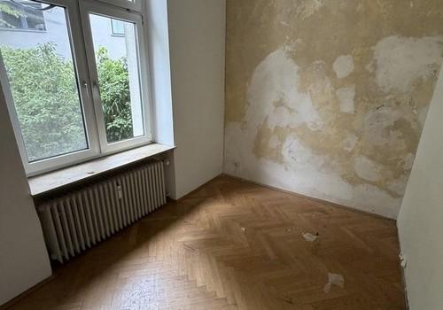 Zimmer 2 nach Eingang links