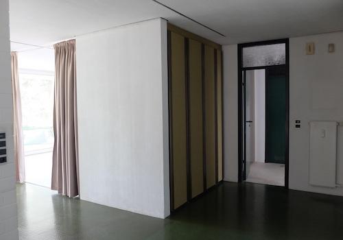 Diele,  Richtung Schlafzimmer