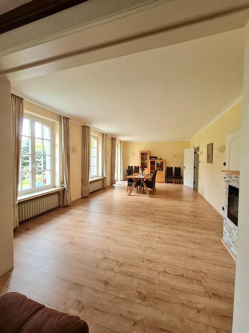 Wohn und Esszimmer