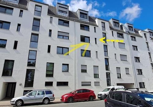 1 Hausansicht Straße
