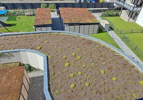 10 Blick in den Innenhof